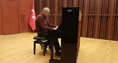 Piyanist Kamil Sökmen Ege’de kulakların pasını sildi