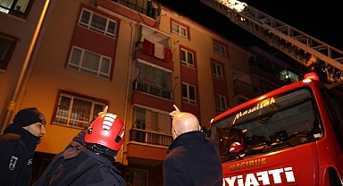 Yangının İzlerini Keçiören Belediyesi Siliyor