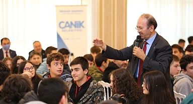 Yazar Yusuf Kaplan Canik’te Öğrencilerle Buluştu