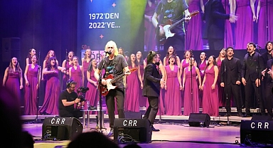 YÖRET VAKFI İçin Bulutsuzluk Özlemi ve Boğaziçi Gençlik Korosu İlk Kez Aynı Sahnede Buluştu!