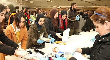 Ayni Yardım Merkezi'nden deprem bölgesine 329 tır