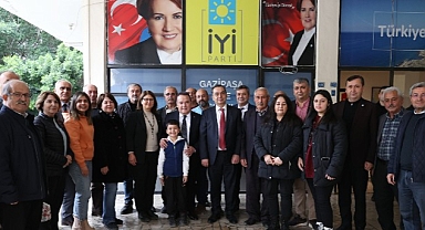 Başkan Böcek, Gazipaşalı muhtarlarla buluştu