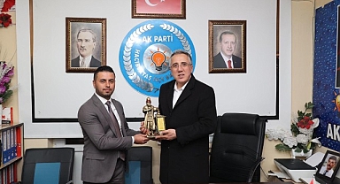 Başkan Savran, Ak Parti Hacıbektaş İlçe Başkanlığı Yönetim Kurulu Toplantısına Katıldı