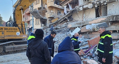 Başkan Sezer’den Deprem Bölgesindeki Çalışmalar Hakkında Açıklama