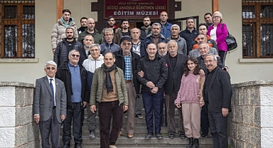 Başkan Soyer Osmaniye'de yıkılmayan köy enstitüsünü örnek gösterdi