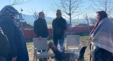 Beydağ Belediye Başkanı Feridun Yılmazlar, Nurdağı ve Kahramanmaraş’a giderek oradaki vatandaşlar ile bir araya geldi