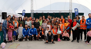 Büyükşehir Deprem Mağdurlarına Moral Oluyor