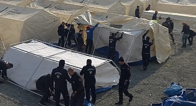 Çadırlar hızla kuruldu