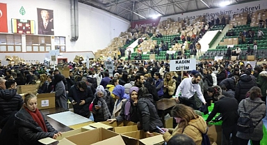 Çankaya Belediyesinin Deprem Bölgesine Yardımları Sürüyor