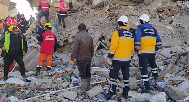 Deprem Bölgesindeki Acıları, Bodrum’un İyi Kalbi Dindiriyor Yaraları El Birliğiyle Sarıyoruz