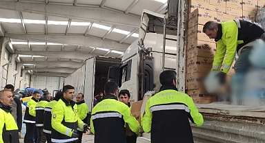 Deprem bölgesine İzmir'den destek sürüyor