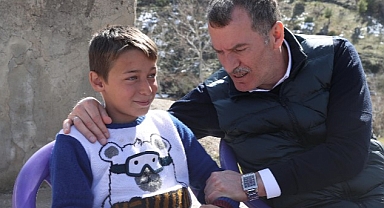 Depremzede Çocukların Oyuncak Sevinci