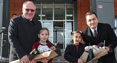 Depremzede Öğrencilerin Okul İhtiyaçlarını Sivas Belediyesi Karşılayacak