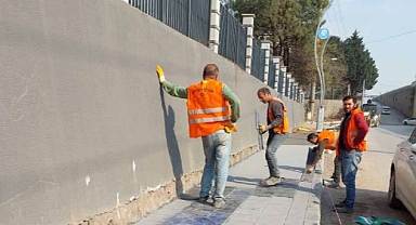 Derince Millet Bahçesi çevresine yaya kaldırımı yapılıyor