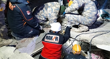 Enkazdan Kurtarılan Kediye Makur Desteği