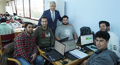 EÜ Merkez Kütüphanesi dijital olanakları ile kullanıcılardan tam not alıyor