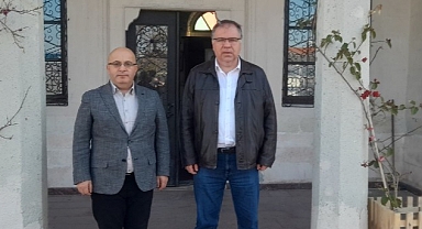 Foça kaymakamı Mehmet Türköz İlçe Milli Eğitim Müdürlüğünde açılacak okullar için toplantı yaptı