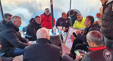 Gölcük Belediyesi Var Gücüyle Depremzedelerin Yanandı