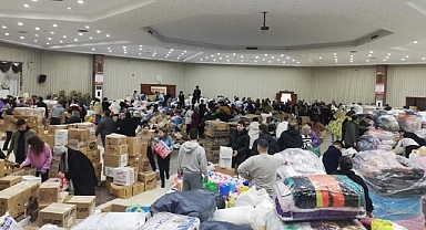 Gölcük’te Yardım Seferberliği Artarak Devam Ediyor