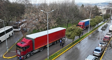 Gölcük Yardımda Yarışıyor