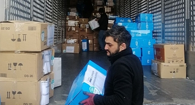 Hatay Defne'ye ulaşan tüm yardımlar Büyükşehir koordinesinde dağıtılıyor