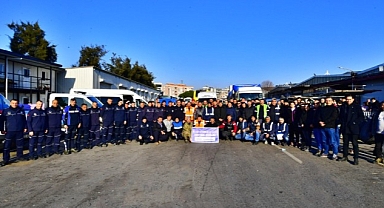 İzmir Büyükşehir Belediyesi’nden afet bölgesine personel desteği 71 kişilik ilk ekip yola çıktı