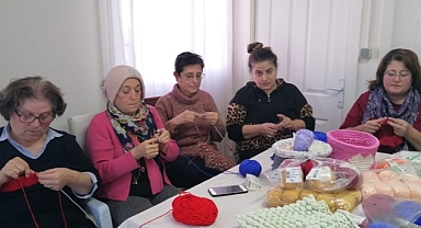 İzmir'den depremzede çocuklara el emeği oyuncaklar