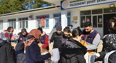 İzmir İl Milli Eğitim Müdürlüğü Depremzedelerin Gıda İhtiyacına Destek Olmak İçin Var Gücüyle Çalışıyor
