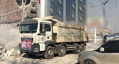 Keçiören Belediyesi İş Makineleriyle Sahada
