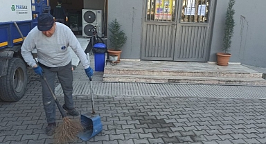Kemer Belediyesi ekibi spor salonunda temizlik yaptı