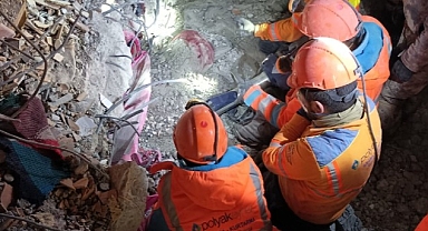 Kınık Polyak Kurtarma Timi 12 vatandaşı enkaz altından sağ olarak çıkardı