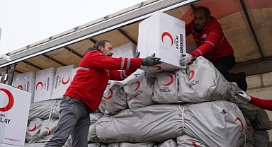 Kızılay depremzedelere destek olmak için tüm ekiplerini seferber etti