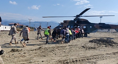 Kızılay gönüllüleri milletin yanında