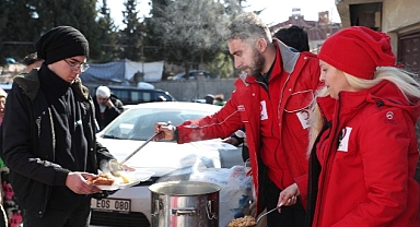 Kızılay'ın deprem bölgesindeki gıda ve yardım dağıtım noktaları