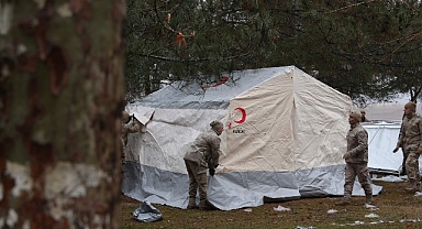 Kızılay’ın Sevk Ettiği 10 Bin Kişilik Çadırlar Kurulmaya Başladı