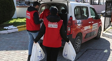 Küçükçekmece Belediyesi’nden Kente Gelen Depremzedelere Kıyafet ve Sıcak Yemek Desteği