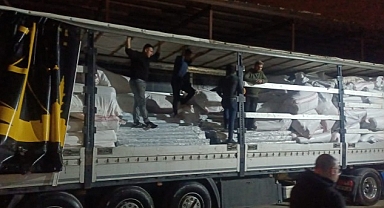 Meneme Belediyesi’nden Deprem Bölgesine Çadır Desteği