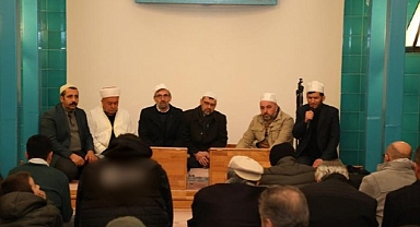 Miraç Kandilinde Eller Depremzedeler İçin Semaya Açıldı
