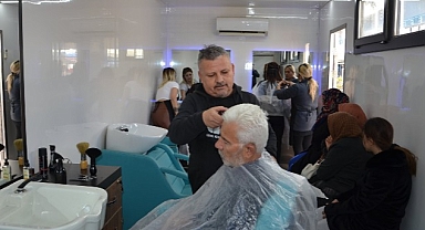 Mobil Kuaför depremzedeler için Alanya’da