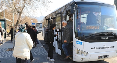 Muğla Büyükşehir Belediyesi Depremzedeleri Ücretsiz Taşıyor