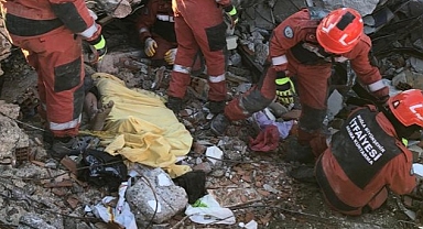 Muğla Büyükşehir Deprem Felaketinde Vatandaşlarında Yanında