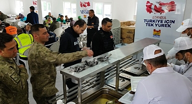 Nurdağı’nda Açılan ‘Mehmet Camlı Aşevi’ Günde 10 Bin Kişiye Sıcak Yemek Dağıtacak