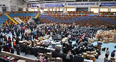Selçuklu’dan Hatay’a 52 Tır Yardım Malzemesi Gönderildi