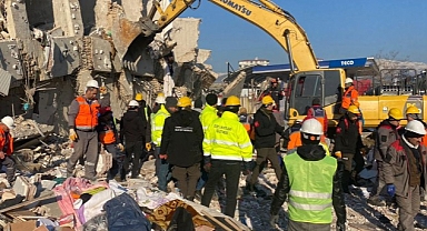 Torbalı Belediyesi ekibi 8 vatandaşı kurtardı