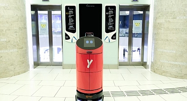 Yemeksepeti’nin Asansör Kullanabilen Yemek Teslimat Robotu YEBO, Akmerkez’de