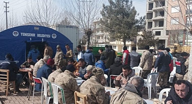 Yenişehir Belediyesi Adıyaman’da her gün 4 bin kişiye yemek ikram ediyor