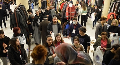 Yenişehir Belediyesi Mersin’de 11 bin depremzedeye ulaştı