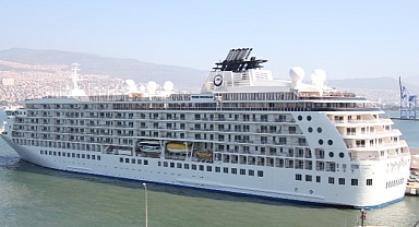 2023’ün ilk kruvaziyer gemisi İzmir Limanı’nda