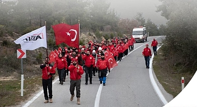 AKUT Çanakkale’de şehitlerin huzurunda