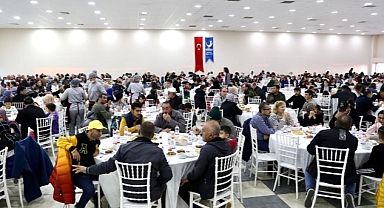 Aliağalılar İlk İftarda Bir Araya Geldi